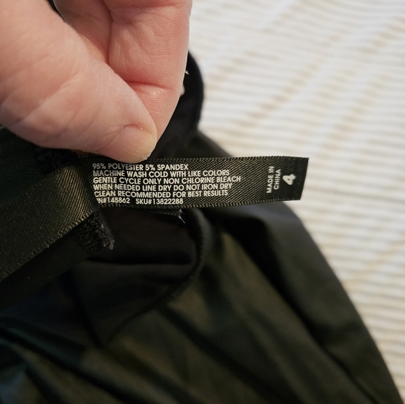 Torrid Black Faux Leather Quilted Leggings. Size 4 - Picture 5 of 6